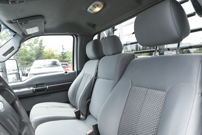 2012 Ford Super Duty F-550 DRW XLT in Nanaimo, British Columbia - 27 - w1024h768px