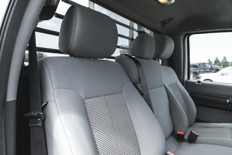 2012 Ford Super Duty F-550 DRW XLT in Nanaimo, British Columbia - 21 - w1024h768px