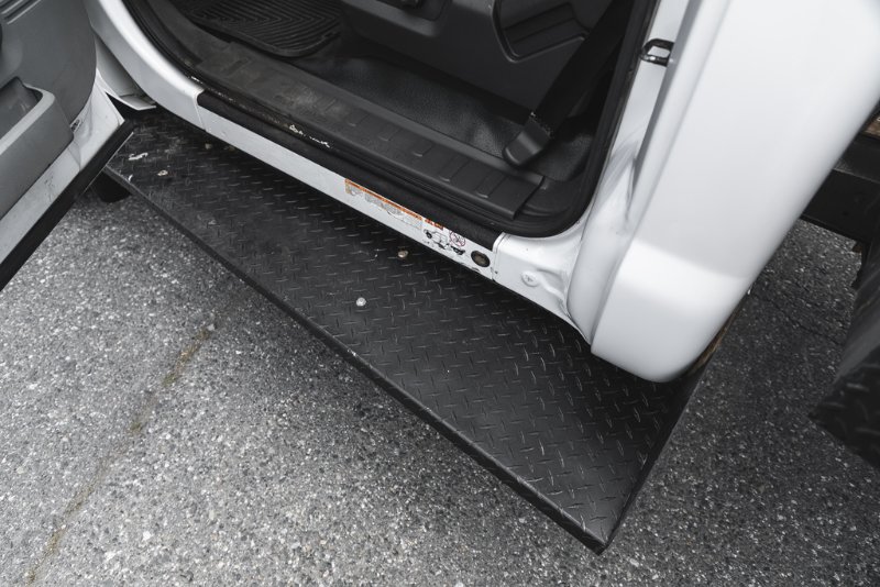 2012 Ford Super Duty F-550 DRW XLT in Nanaimo, British Columbia - 23 - w1024h768px