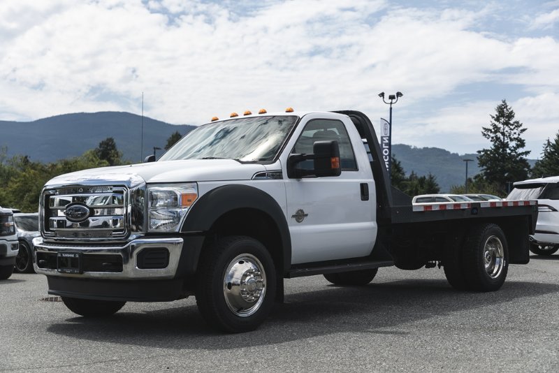 2012 Ford Super Duty F-550 DRW XLT in Nanaimo, British Columbia - 3 - w1024h768px