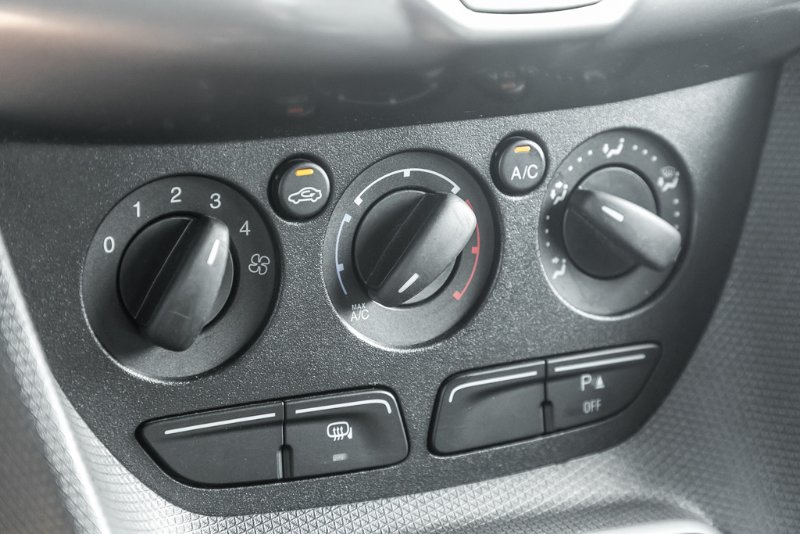 2018 Ford Transit Connect Van XLT in Nanaimo, British Columbia - 28 - w1024h768px