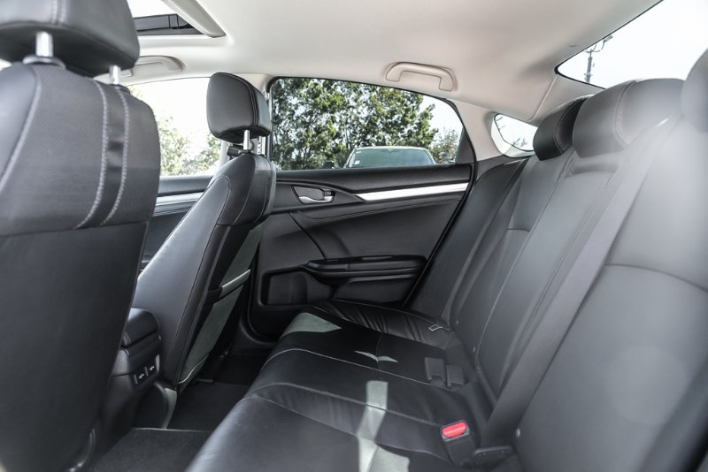 2016 Honda Civic Sedan Touring in Nanaimo, British Columbia - 21 - w1024h768px