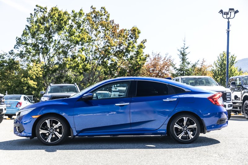 2016 Honda Civic Sedan Touring in Nanaimo, British Columbia - 6 - w1024h768px