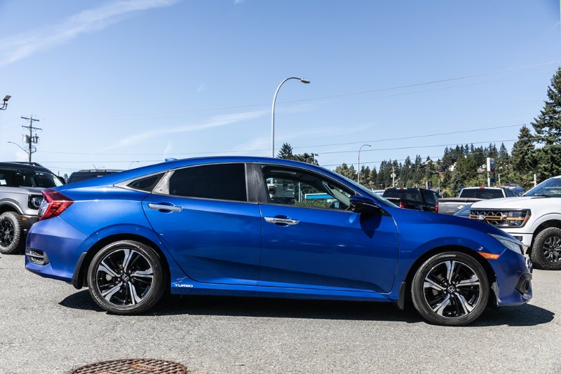 2016 Honda Civic Sedan Touring in Nanaimo, British Columbia - 10 - w1024h768px