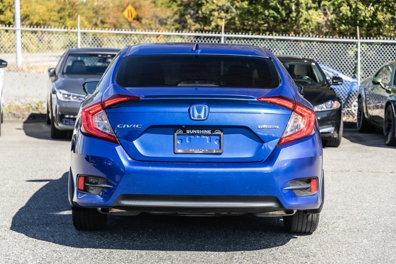 2016 Honda Civic Sedan Touring in Nanaimo, British Columbia - 8 - w1024h768px