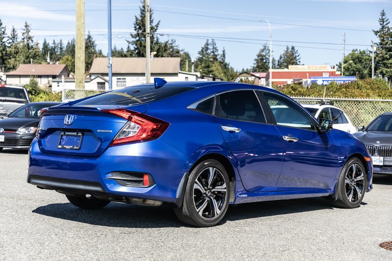 2016 Honda Civic Sedan Touring in Nanaimo, British Columbia - 9 - w1024h768px