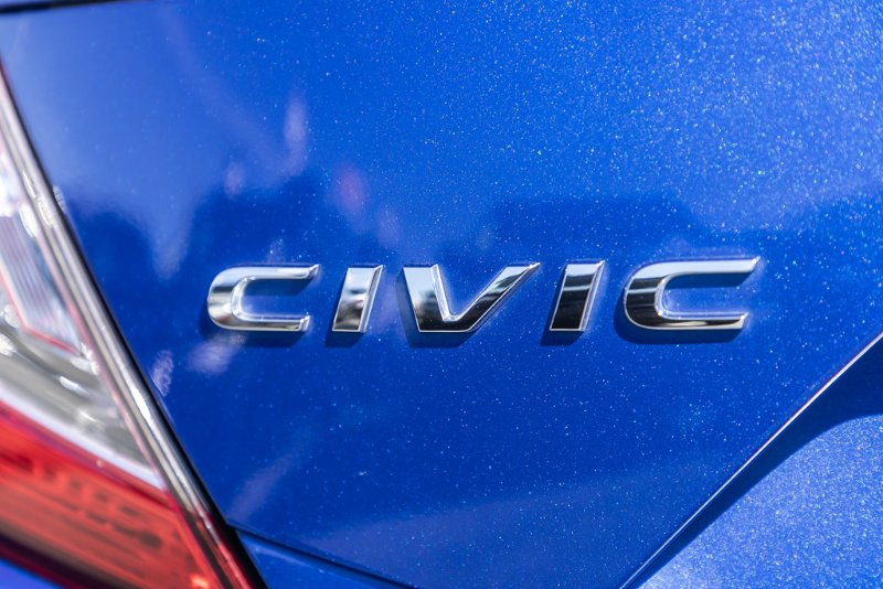2016 Honda Civic Sedan Touring in Nanaimo, British Columbia - 12 - w1024h768px