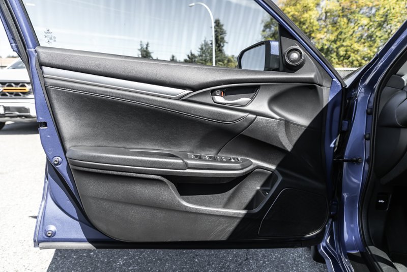 2016 Honda Civic Sedan Touring in Nanaimo, British Columbia - 14 - w1024h768px