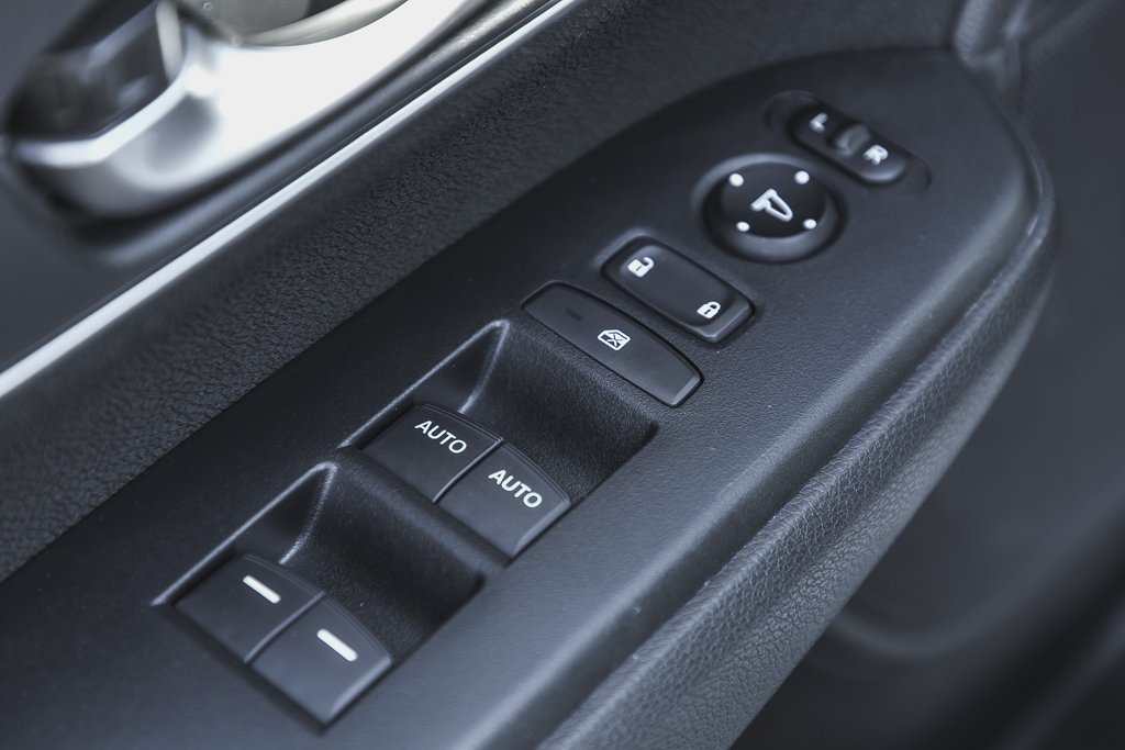 2018 Honda CR-V EX in Nanaimo, British Columbia - 12 - w1024h768px
