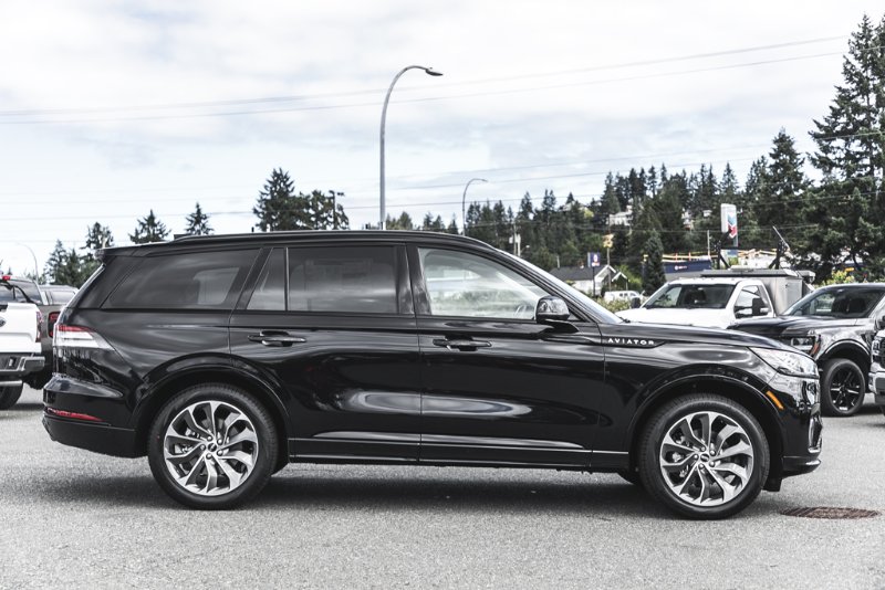 2026 Lincoln Aviator Premiere in Nanaimo, British Columbia - 11 - w1024h768px