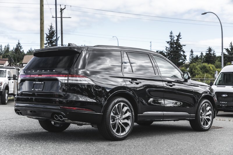 2026 Lincoln Aviator Premiere in Nanaimo, British Columbia - 10 - w1024h768px
