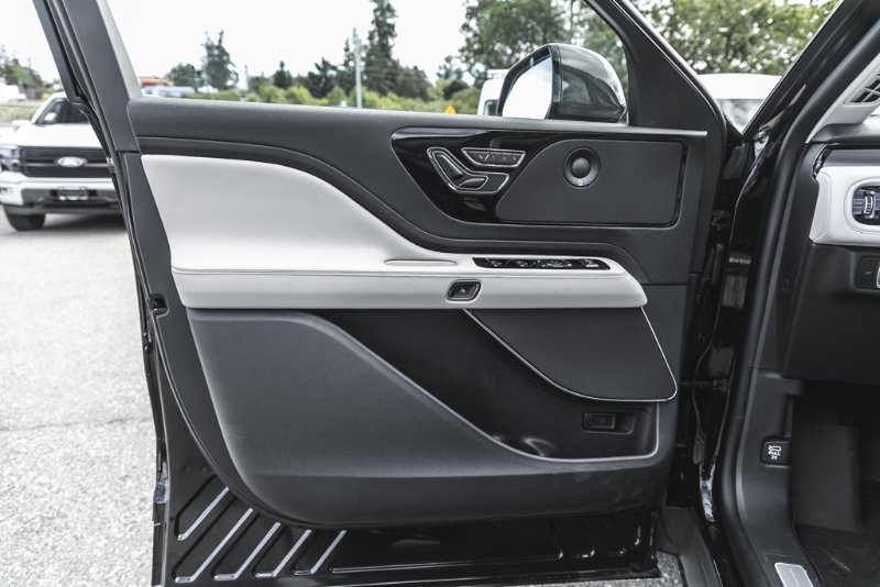 2026 Lincoln Aviator Premiere in Nanaimo, British Columbia - 13 - w1024h768px