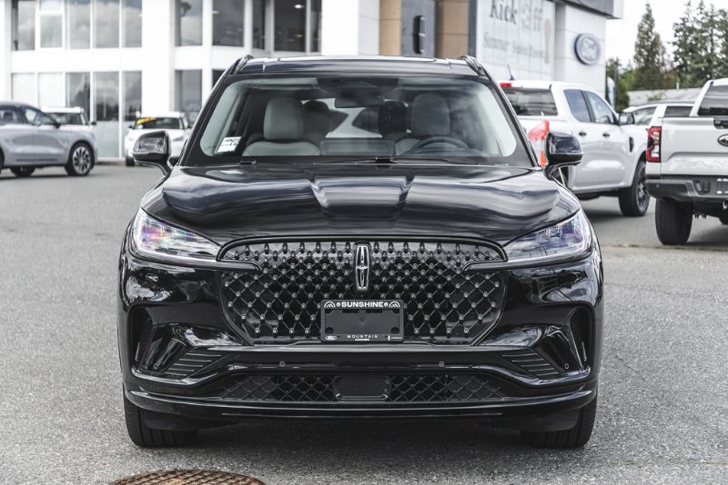 2026 Lincoln Aviator Premiere in Nanaimo, British Columbia - 2 - w1024h768px