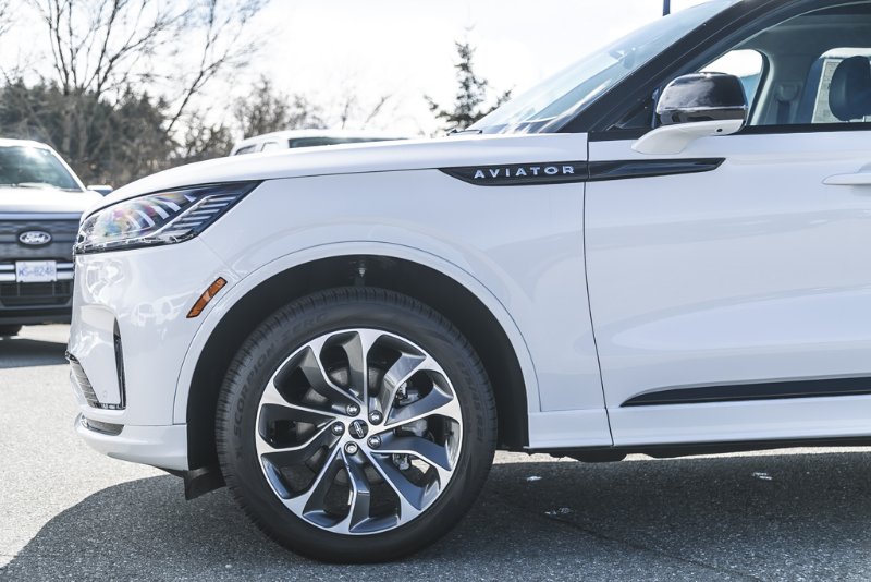 2026 Lincoln Aviator Premiere in Nanaimo, British Columbia - 4 - w1024h768px