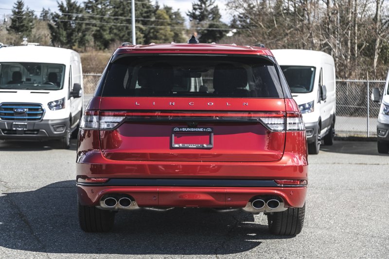 2026 Lincoln Aviator Premiere in Nanaimo, British Columbia - 8 - w1024h768px