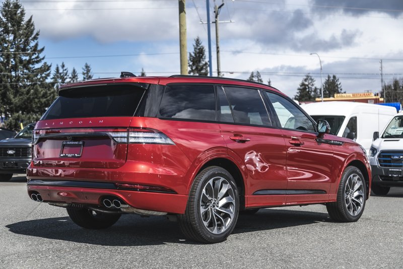 2026 Lincoln Aviator Premiere in Nanaimo, British Columbia - 9 - w1024h768px