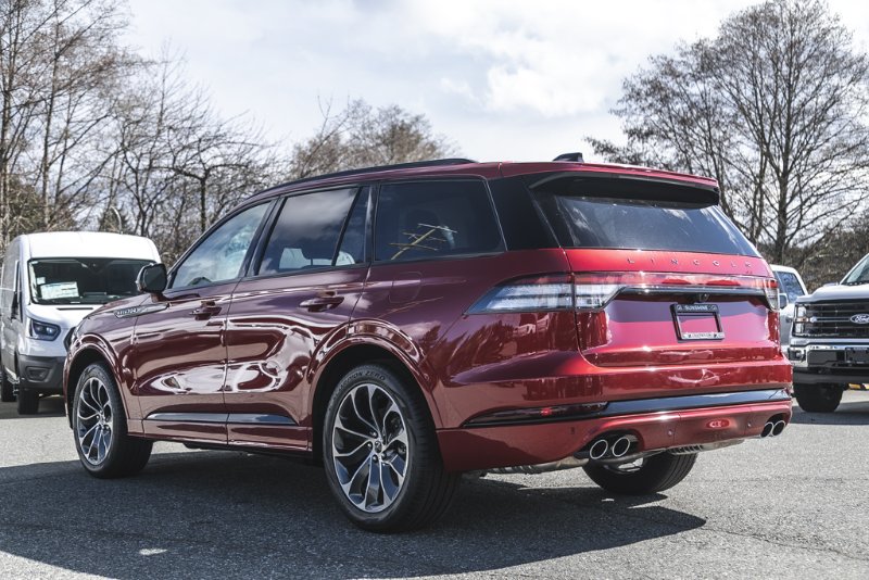 2026 Lincoln Aviator Premiere in Nanaimo, British Columbia - 7 - w1024h768px