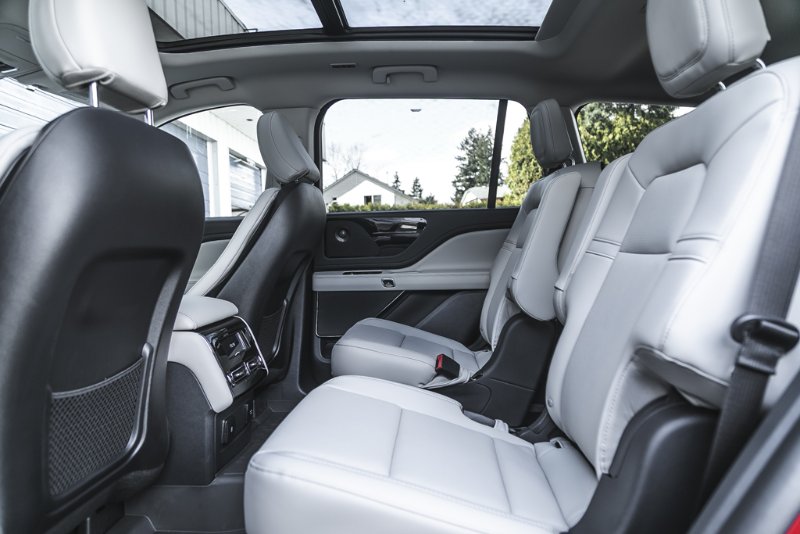 2026 Lincoln Aviator Premiere in Nanaimo, British Columbia - 23 - w1024h768px
