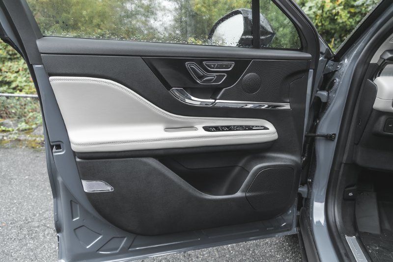 2026 Lincoln Corsair Premiere in Nanaimo, British Columbia - 15 - w1024h768px