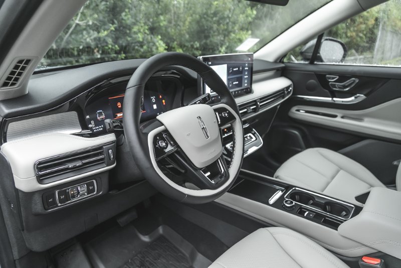2026 Lincoln Corsair Premiere in Nanaimo, British Columbia - 18 - w1024h768px