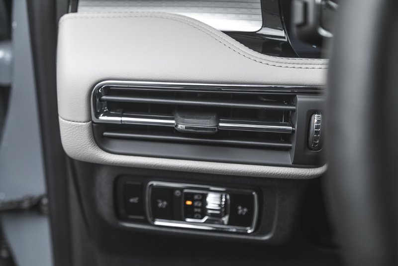 2026 Lincoln Corsair Premiere in Nanaimo, British Columbia - 29 - w1024h768px