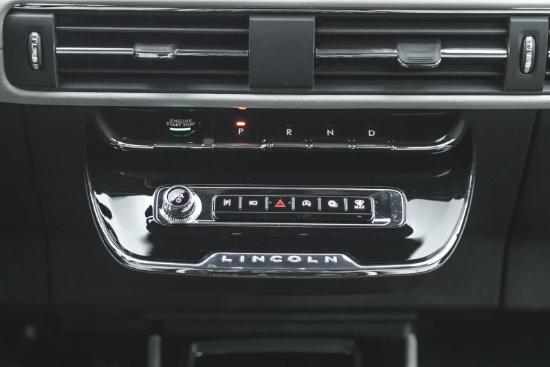 2026 Lincoln Corsair Premiere in Nanaimo, British Columbia - 26 - w1024h768px