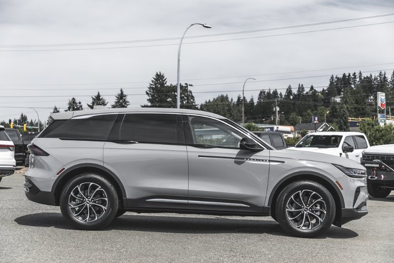 2026 Lincoln Nautilus Premiere in Nanaimo, British Columbia - 11 - w1024h768px