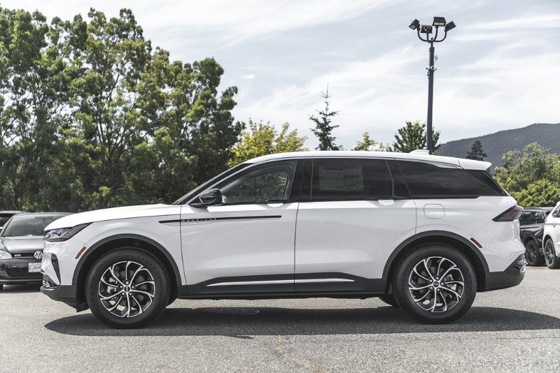 2026 Lincoln Nautilus Premiere in Nanaimo, British Columbia - 7 - w1024h768px