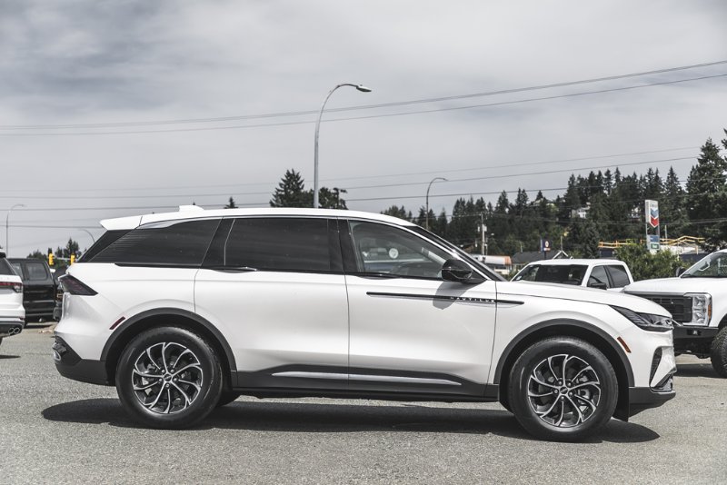 2026 Lincoln Nautilus Premiere in Nanaimo, British Columbia - 11 - w1024h768px