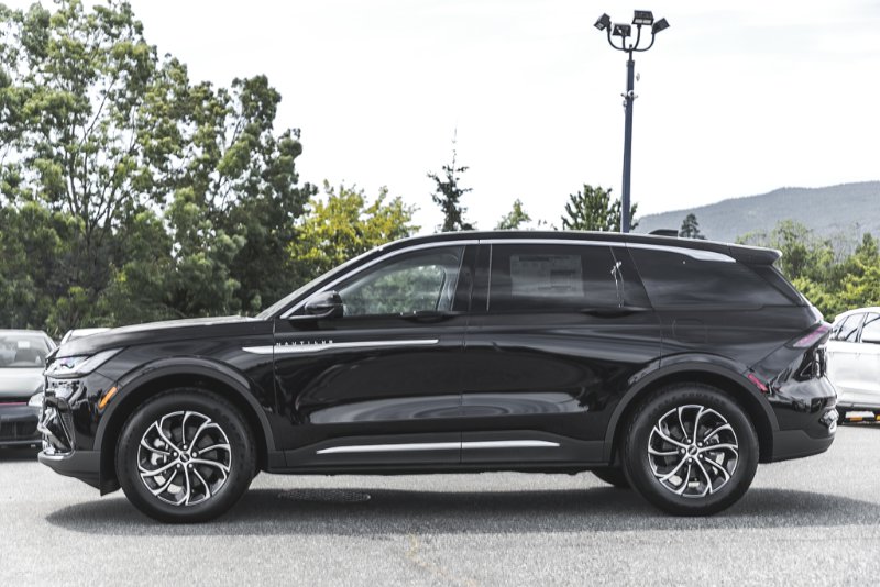 2026 Lincoln Nautilus Premiere in Nanaimo, British Columbia - 7 - w1024h768px
