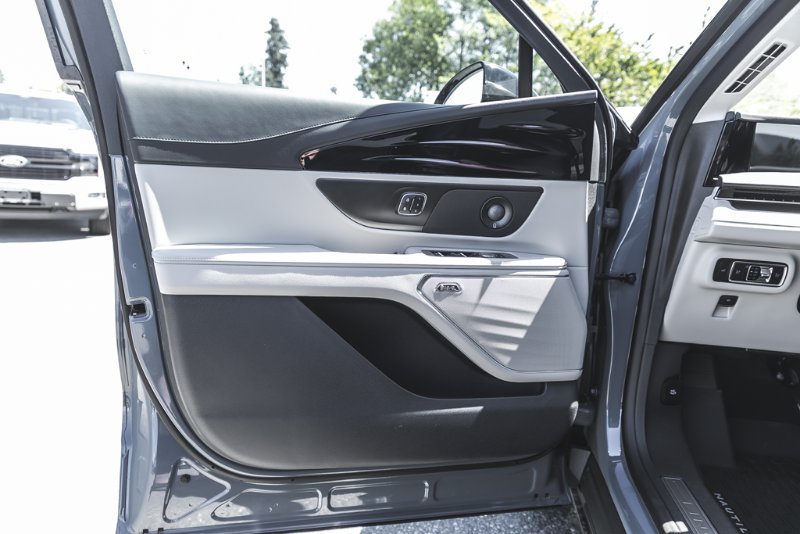 2026 Lincoln Nautilus Premiere in Nanaimo, British Columbia - 13 - w1024h768px