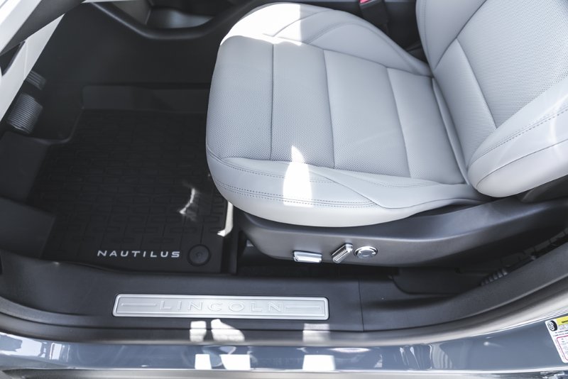 2026 Lincoln Nautilus Premiere in Nanaimo, British Columbia - 20 - w1024h768px