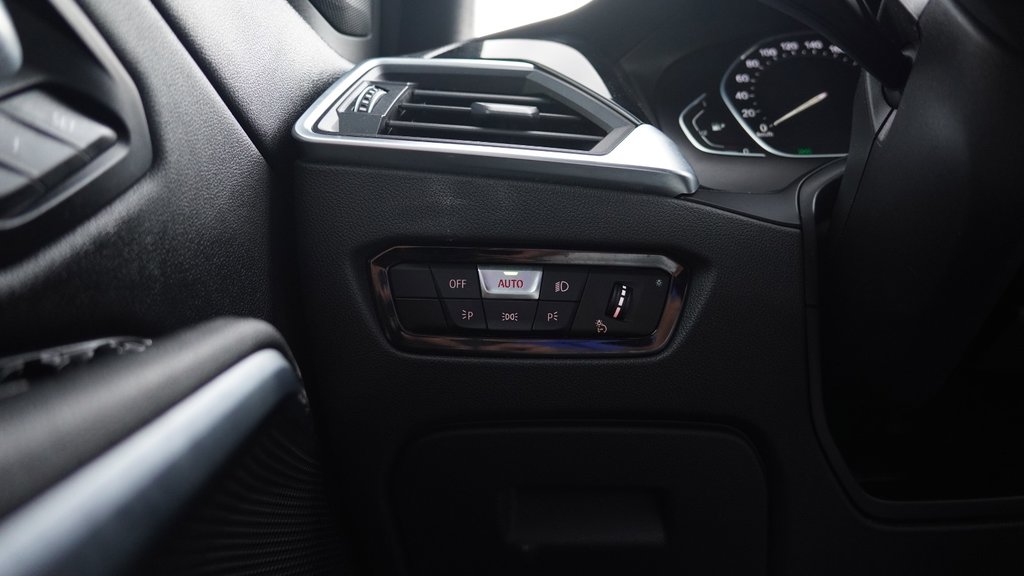 2021 BMW 3 Series 330i xDrive in Mississauga, Ontario - 19 - w1024h768px