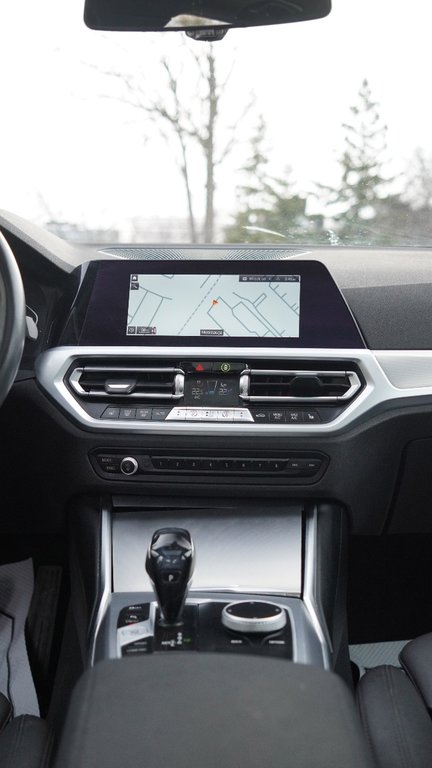 2021 BMW 3 Series 330i xDrive in Mississauga, Ontario - 10 - w1024h768px