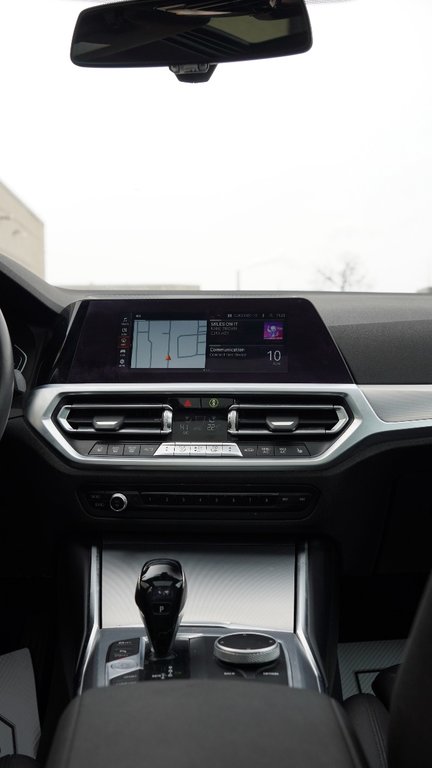 2021 BMW 3 Series 330i xDrive in Mississauga, Ontario - 8 - w1024h768px