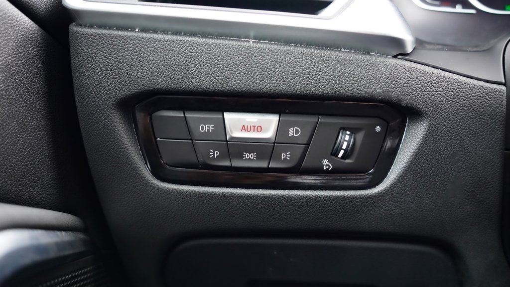 2021 BMW 3 Series 330i xDrive in Mississauga, Ontario - 18 - w1024h768px