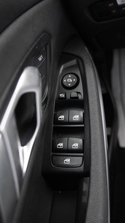 2021 BMW 3 Series 330I XDRIVE in Mississauga, Ontario - 21 - w1024h768px