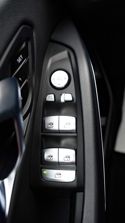2023 BMW 3 Series 330I XDRIVE in Mississauga, Ontario - 21 - w1024h768px