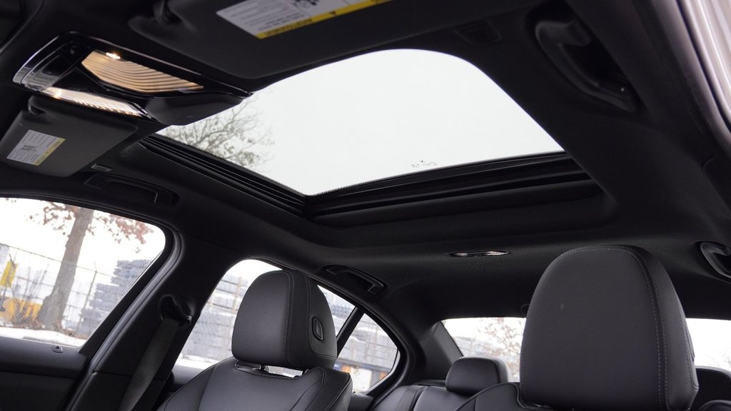 2023 BMW 3 Series 330I XDRIVE in Mississauga, Ontario - 16 - w1024h768px