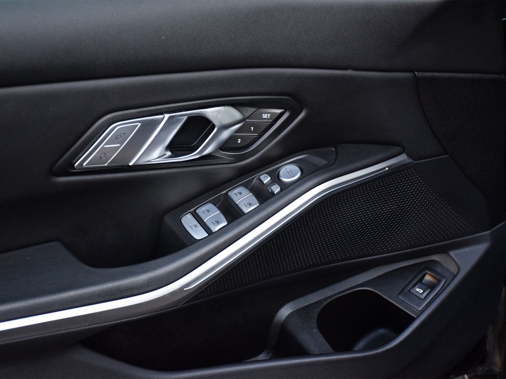 2023 BMW 3 Series 330i xDrive in Mississauga, Ontario - 9 - w1024h768px