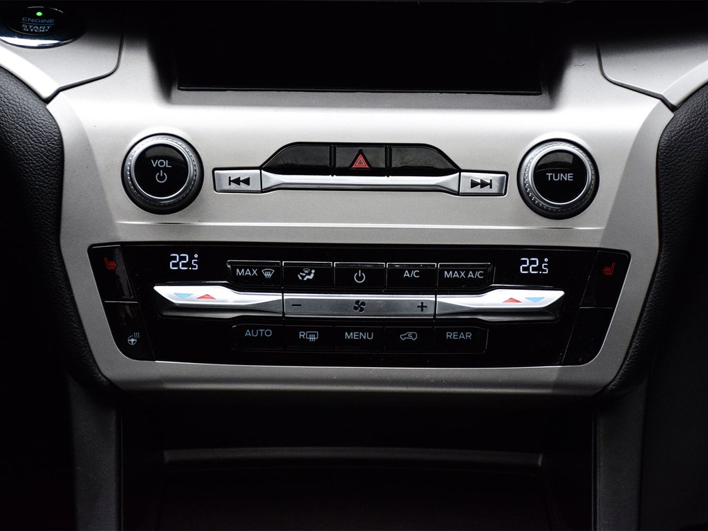 2021 Ford Explorer XLT in Mississauga, Ontario - 17 - w1024h768px