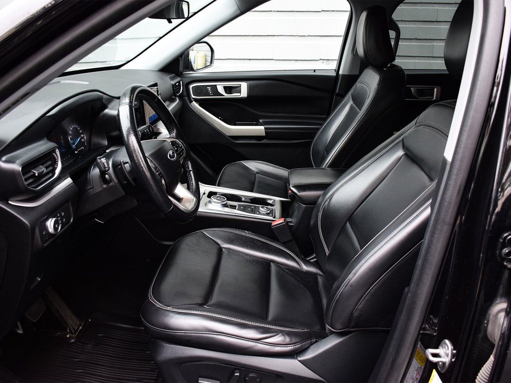 2021 Ford Explorer XLT in Mississauga, Ontario - 7 - w1024h768px