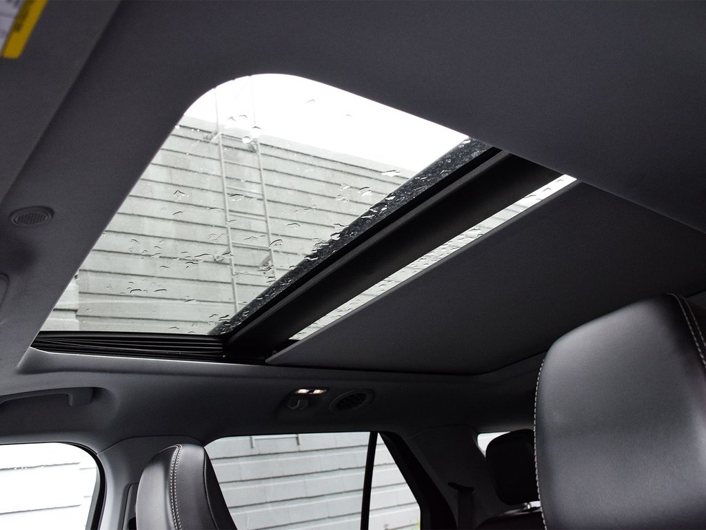 2021 Ford Explorer XLT in Mississauga, Ontario - 23 - w1024h768px