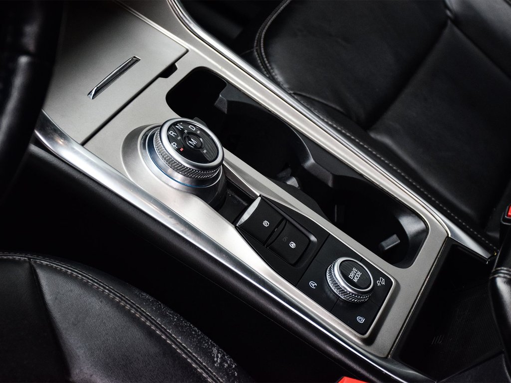 2021 Ford Explorer XLT in Mississauga, Ontario - 8 - w1024h768px