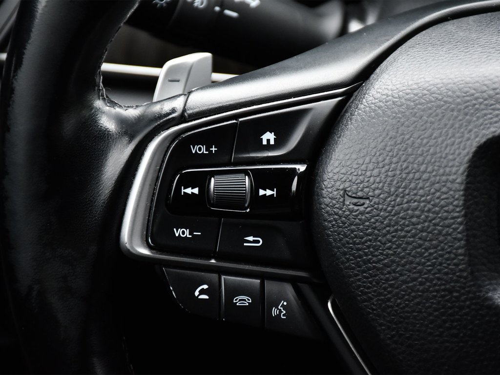 2019 Honda Accord Sedan Touring in Mississauga, Ontario - 18 - w1024h768px