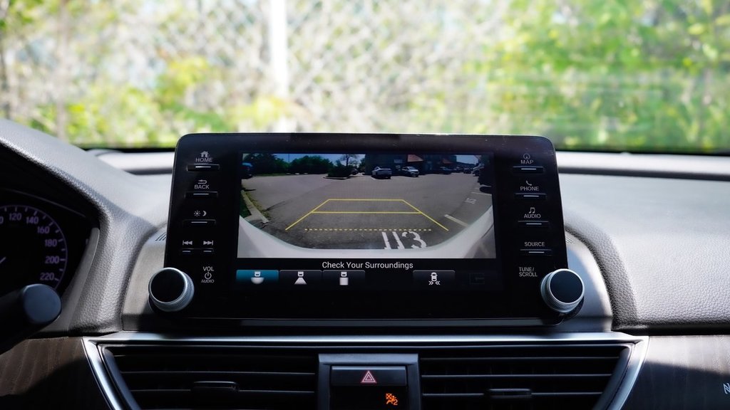 2020 Honda Accord Sedan TOURING in Mississauga, Ontario - 12 - w1024h768px