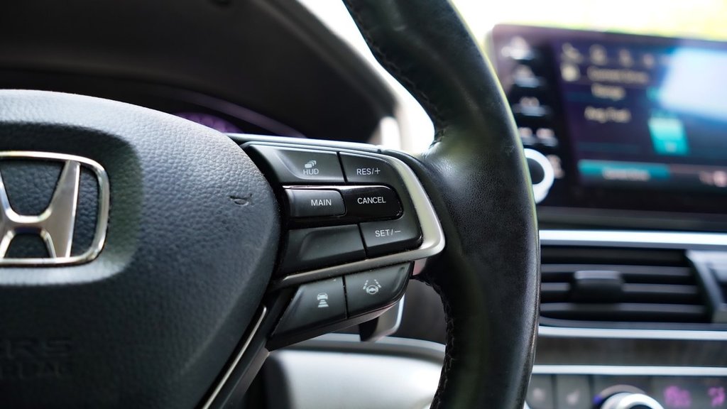 2020 Honda Accord Sedan TOURING in Mississauga, Ontario - 16 - w1024h768px