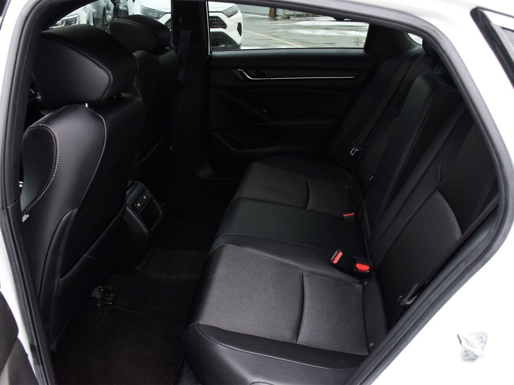 2021 Honda Accord Sedan Sport 2.0 in Mississauga, Ontario - 11 - w1024h768px