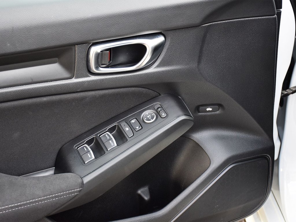 2022 Honda Civic Sedan LX in Mississauga, Ontario - 9 - w1024h768px