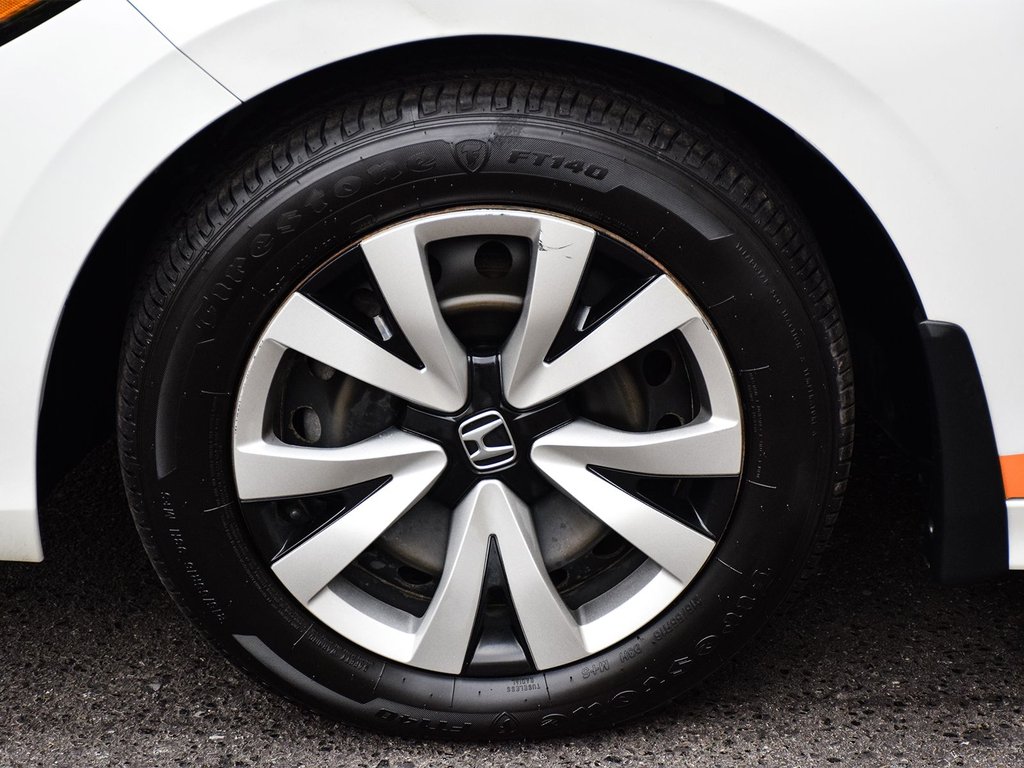 2022 Honda Civic Sedan LX in Mississauga, Ontario - 5 - w1024h768px